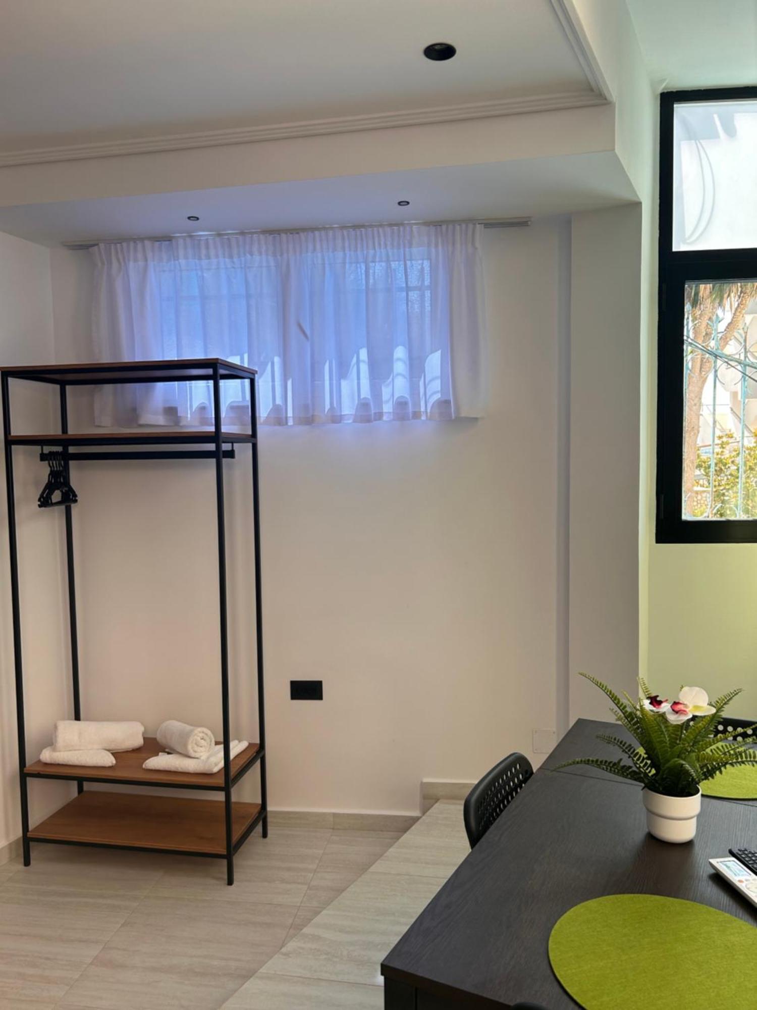 Crown Apartment Sarandë Esterno foto