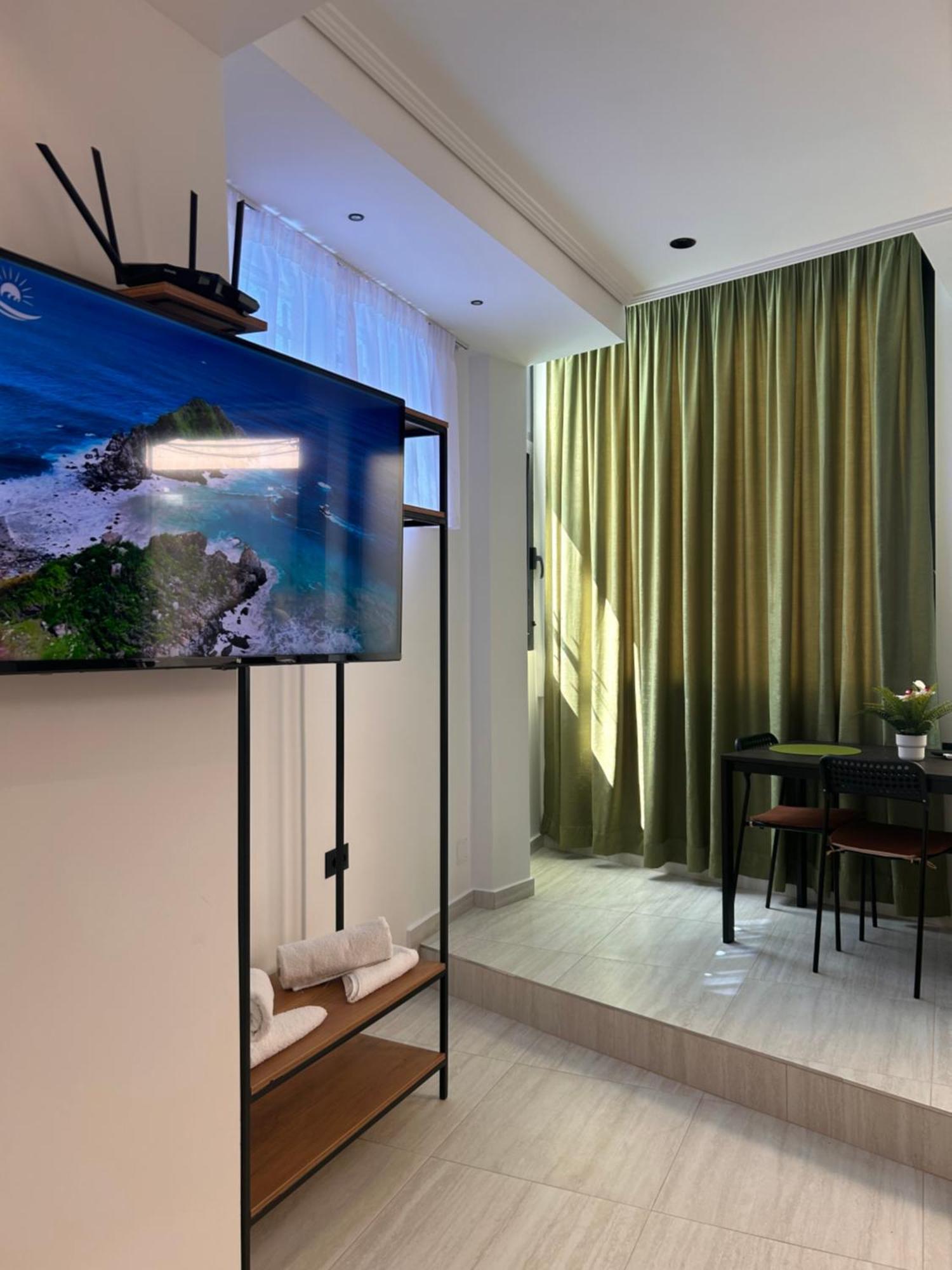 Crown Apartment Sarandë Esterno foto